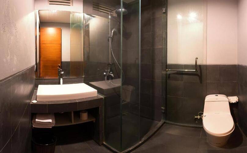 Transera Kamini Legian Hotel