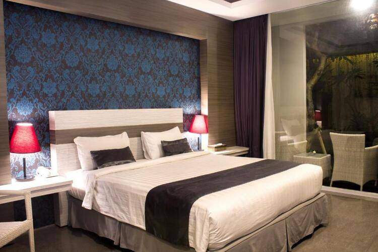 Transera Kamini Legian Hotel