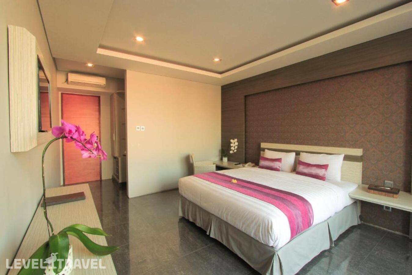 фотографии отеля Transera Kamini Legian Hotel в Индонезия(Семиньяк) - фото №7