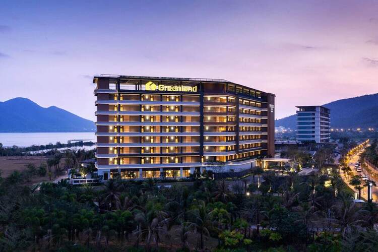 Горящая путевка в Китай — отель Primus Hotel Sanya Pleasant Bay (Санья)