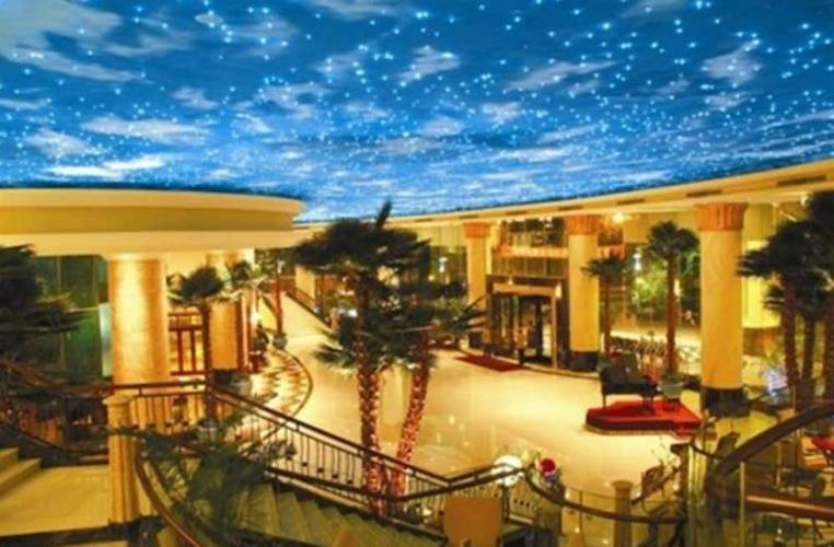 Royal Marina Plaza