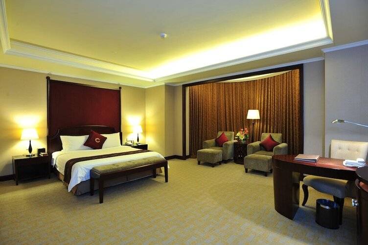 Royal Marina Plaza
