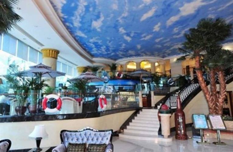 Royal Marina Plaza