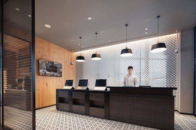 Shanghai Hongqiao Tongpai Hotel