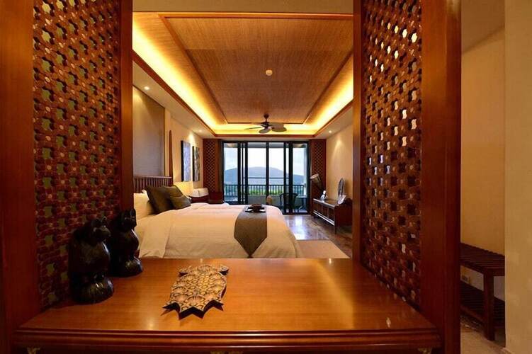 Shixishu Jianguo Yalong Bay Resort Hotel