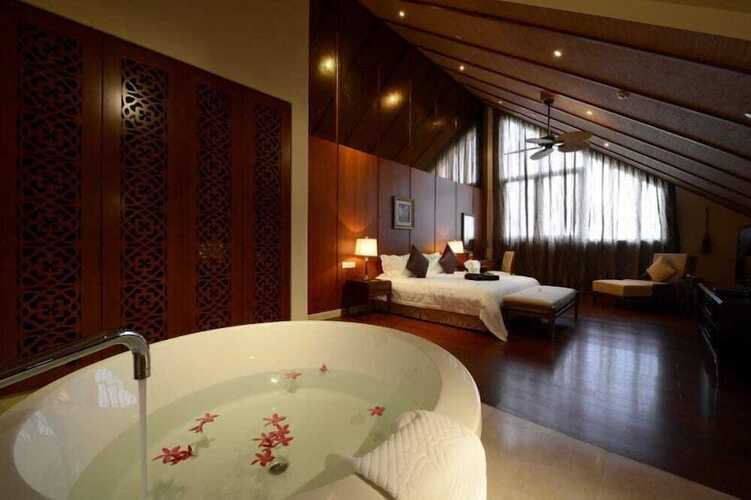 Shixishu Jianguo Yalong Bay Resort Hotel