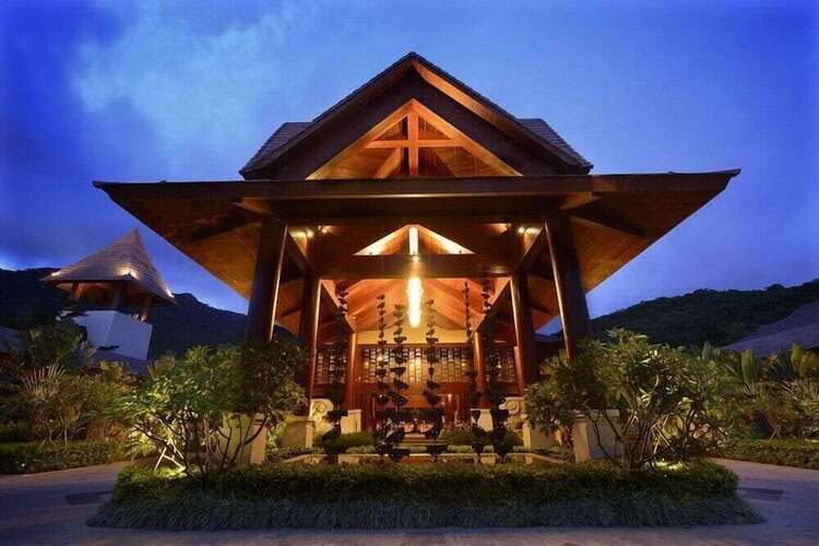 Shixishu Jianguo Yalong Bay Resort Hotel