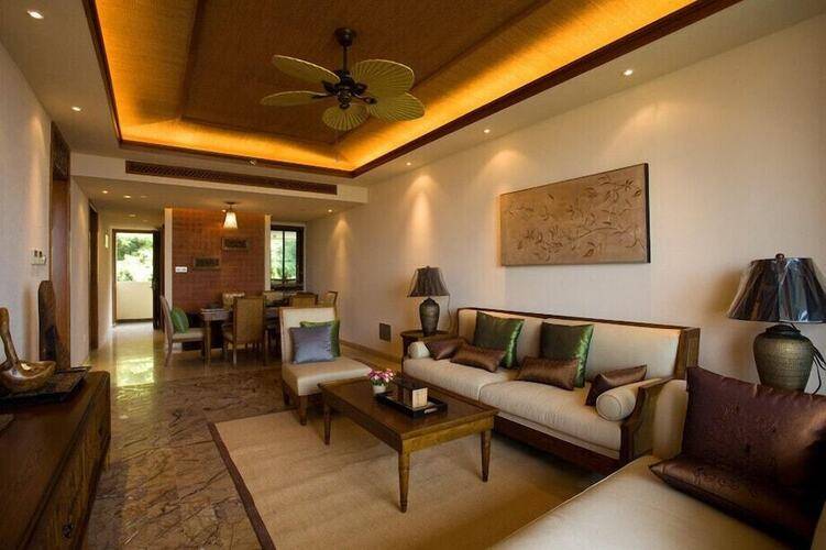 Shixishu Jianguo Yalong Bay Resort Hotel