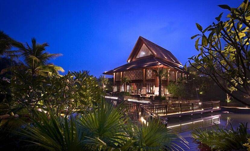 Shixishu Jianguo Yalong Bay Resort Hotel