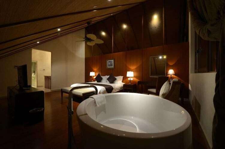 Shixishu Jianguo Yalong Bay Resort Hotel