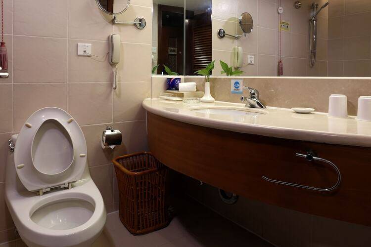 Baohua Harbour View Hotel