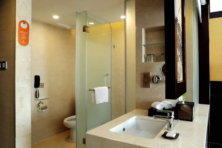 Baohua Harbour View Hotel