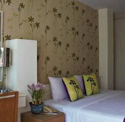 $item['hotel']['name']