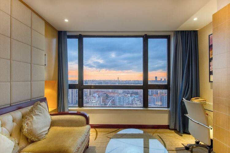 Haikou Mingguang Shengyi Hotel