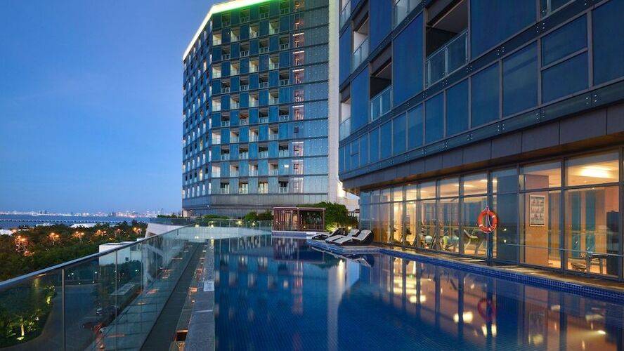 Горящий тур в Китай — отель Holiday Inn Haikou West Coast, An Ihg Hotel (Хайкоу)