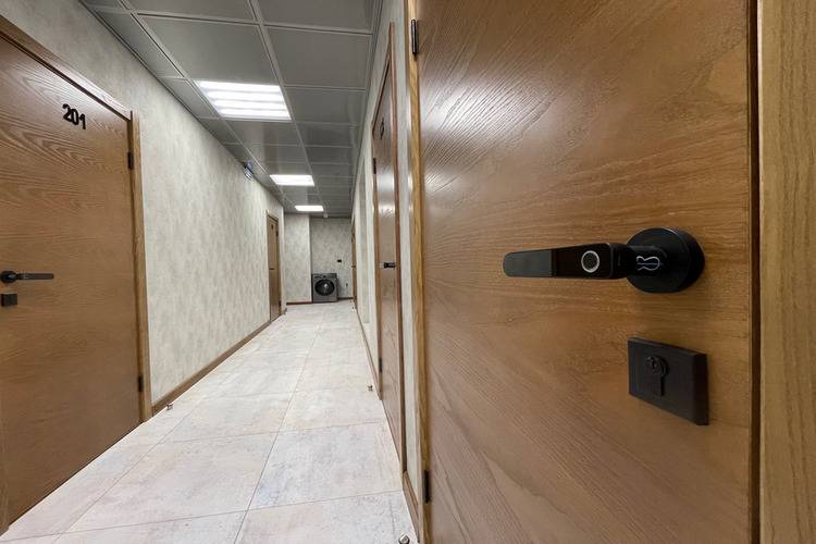 Браун На Димитрова 126