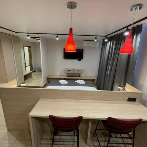 Браун На Димитрова 126