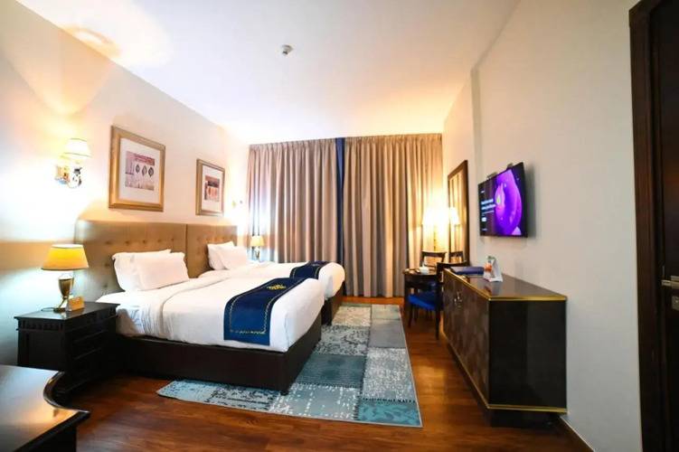 Seven Seas Hotel