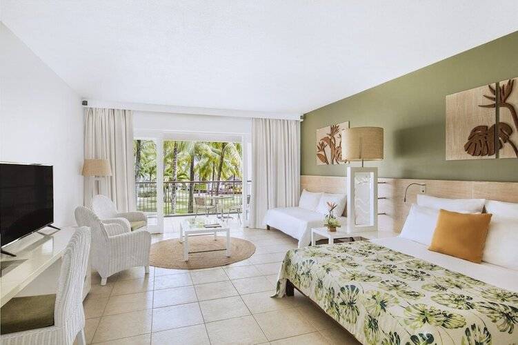 Victoria Beachcomber Resort & Spa