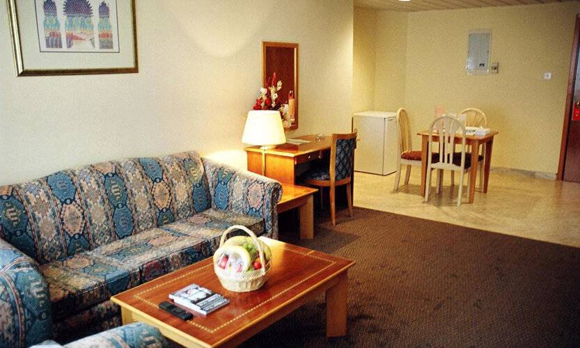 Emirates Plaza Hotel
