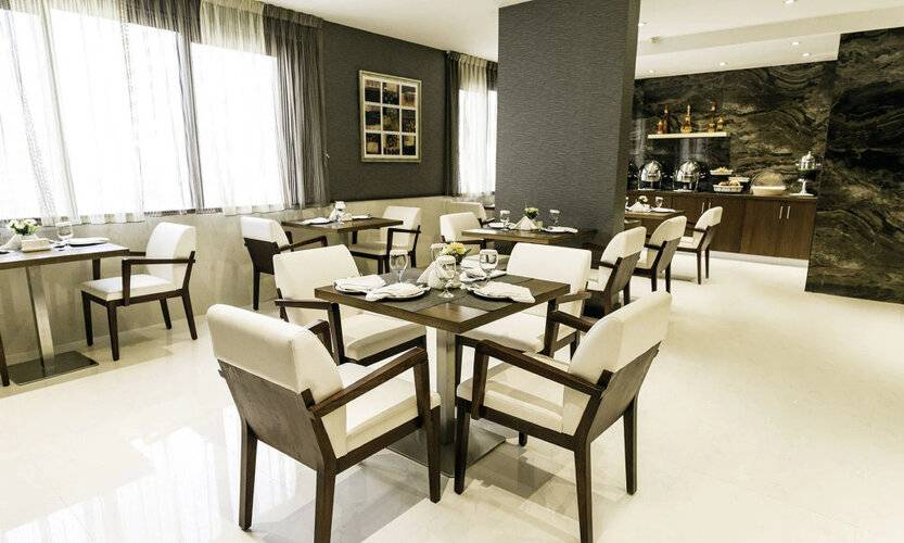 Emirates Plaza Hotel