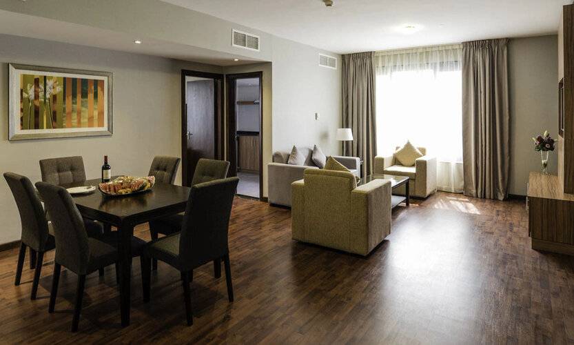 Emirates Plaza Hotel