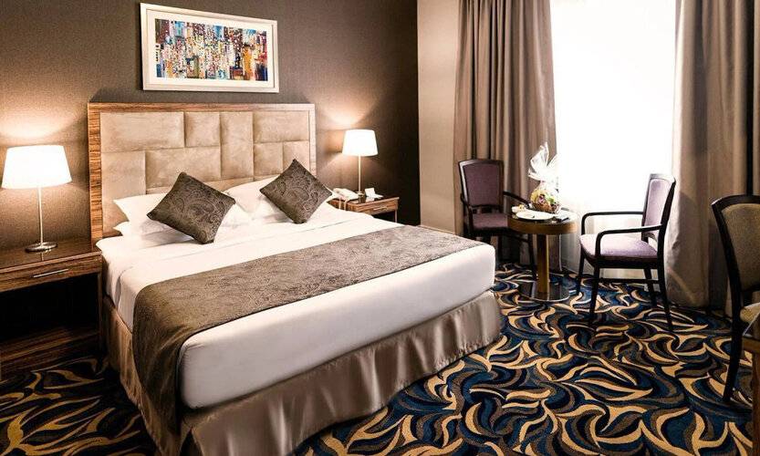 Emirates Plaza Hotel