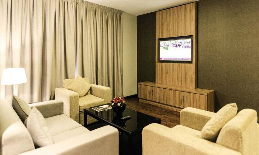 Emirates Plaza Hotel
