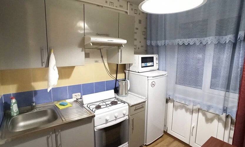 Диван И Чемодан На Дуси Ковальчук 185б