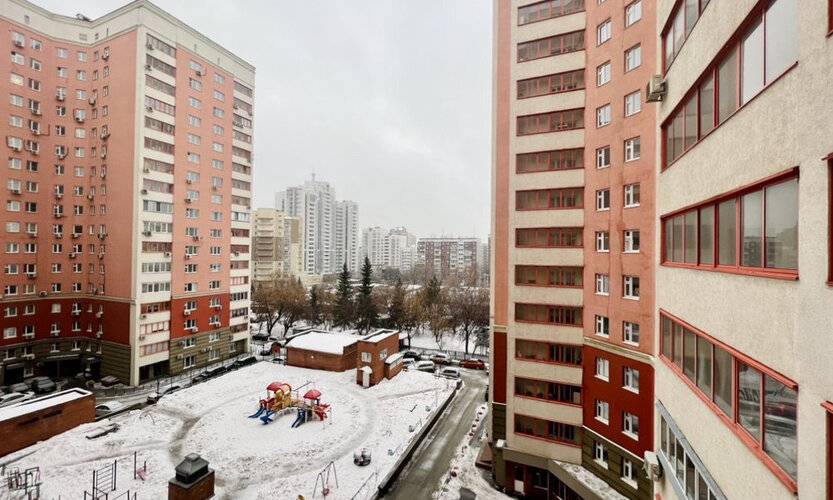 Диван И Чемодан На Орджоникидзе 30
