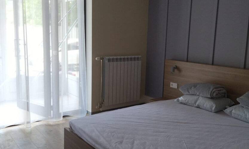 Re Hostel Premium