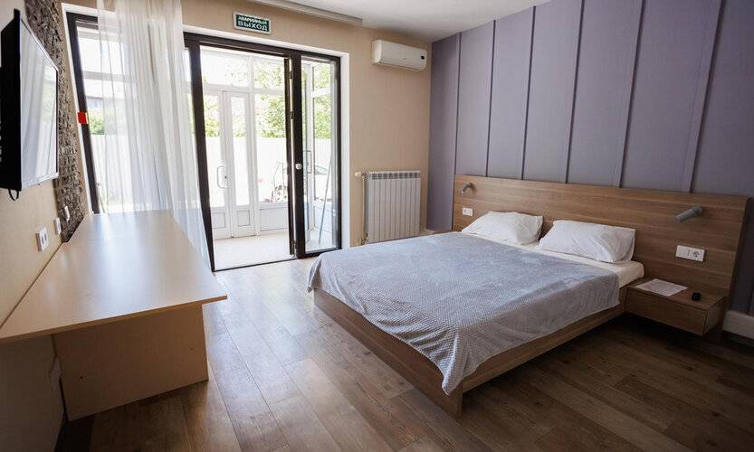 Re Hostel Premium