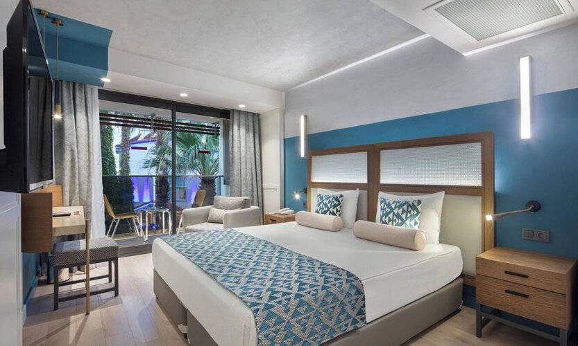 Trendy Side Beach (Adults Only 16+)