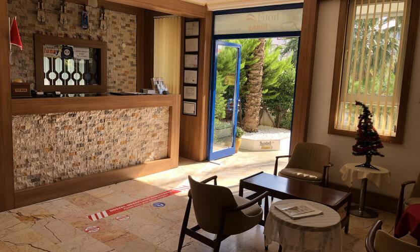 Hotel Lunay