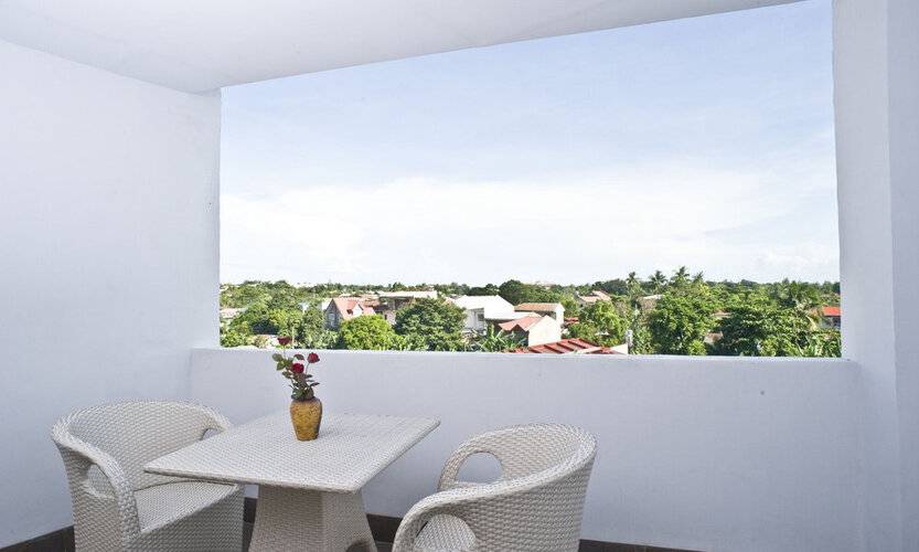 Goldberry Suites And Hotel