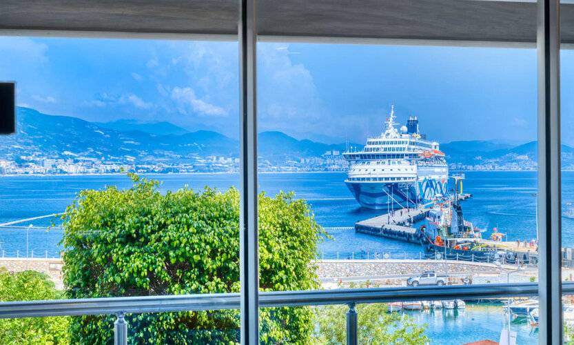 Seaport Hotel