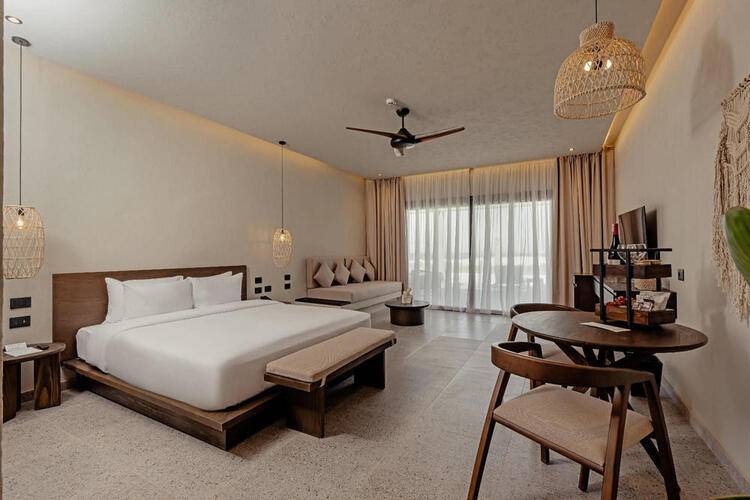 Sentido Naga Bay