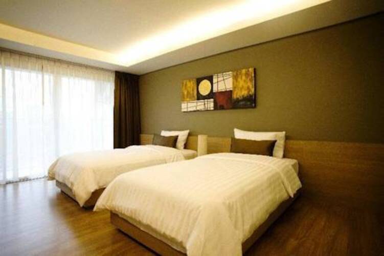 Golden Pearl Hotel