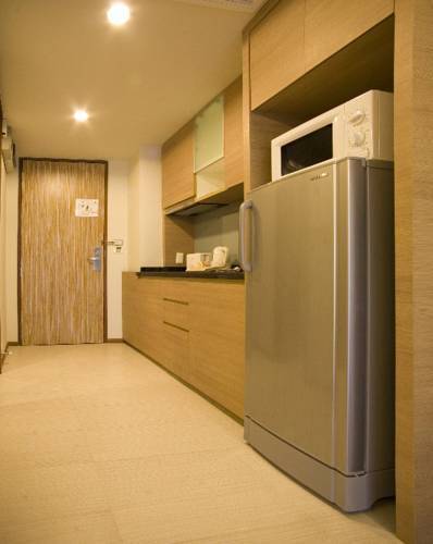 Golden Pearl Hotel