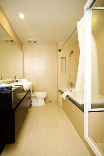 Golden Pearl Hotel