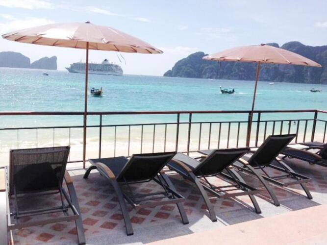 Phi Phi Long Beach Resort & Villa