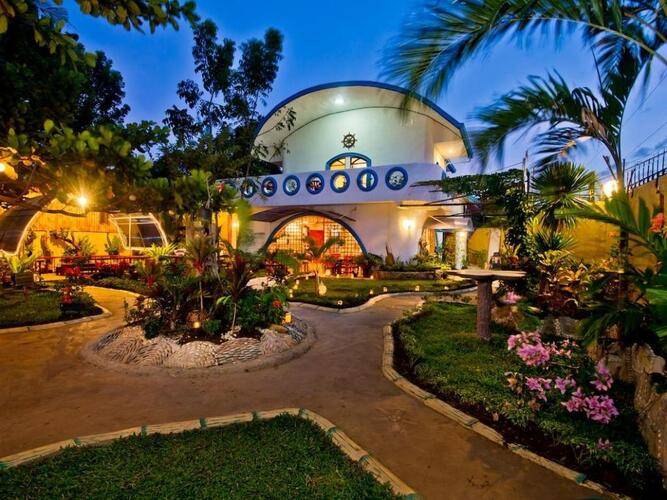 Floral Villarosa Hotel