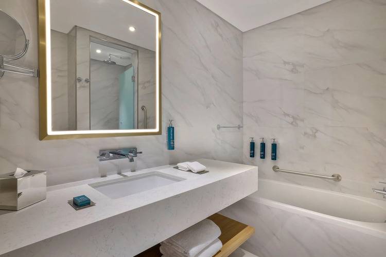 Hilton Garden Inn Dubai - Business Bay