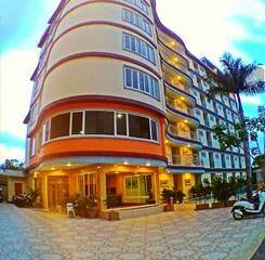 $item['hotel']['name']