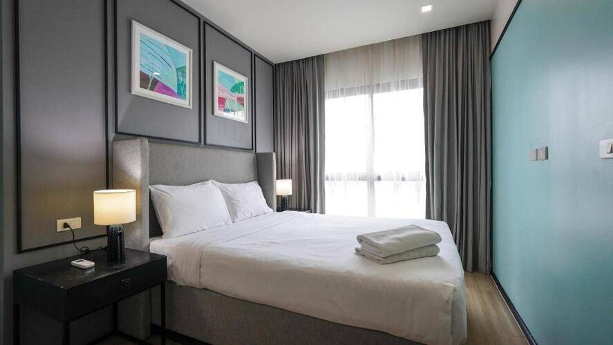 Dlux Condominium