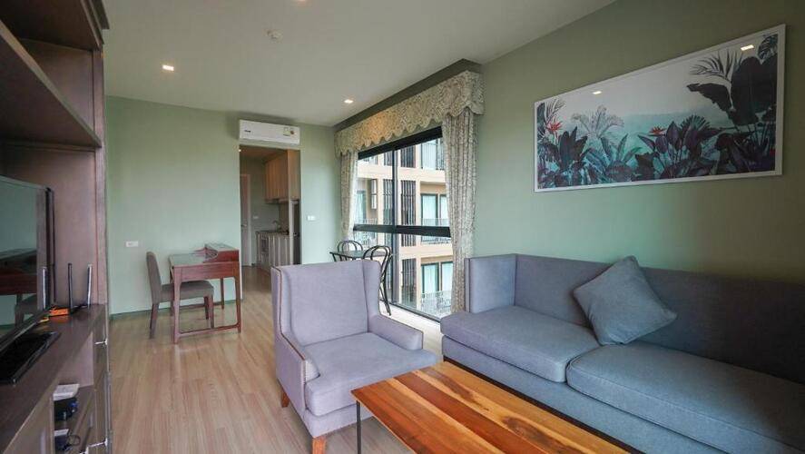Dlux Condominium