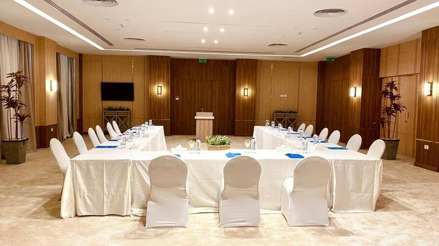 Azur One Eleven Hotel