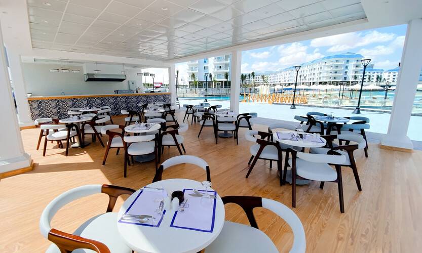 Azur One Eleven Hotel