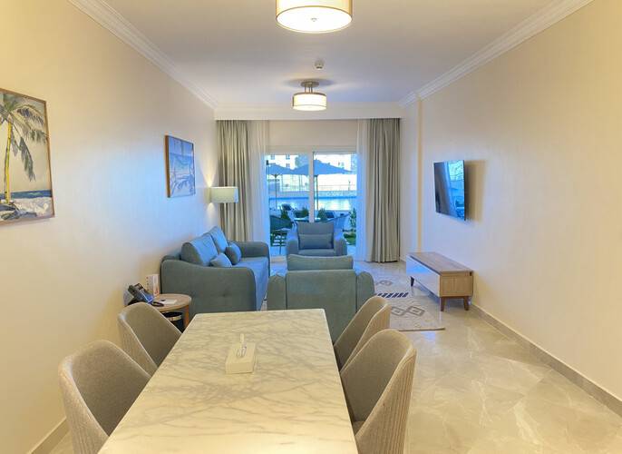Azur One Eleven Hotel