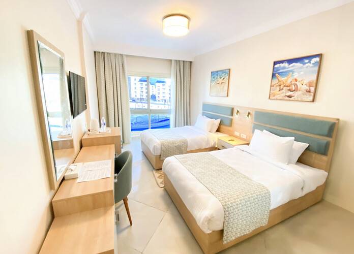 Azur One Eleven Hotel